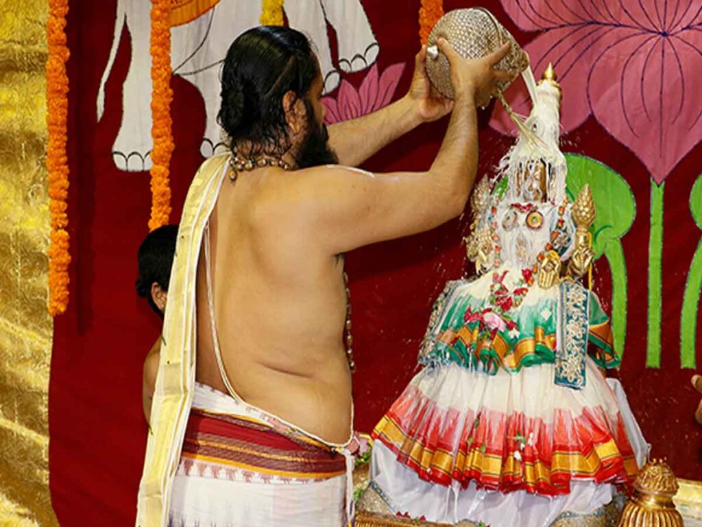 ABHISHEKAM HELD TO AMMAVARU