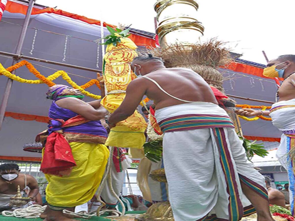DHWAJAROHANAM MARKS COMMENCEMENT OF ANNUAL BRAHMOTSAVAMS