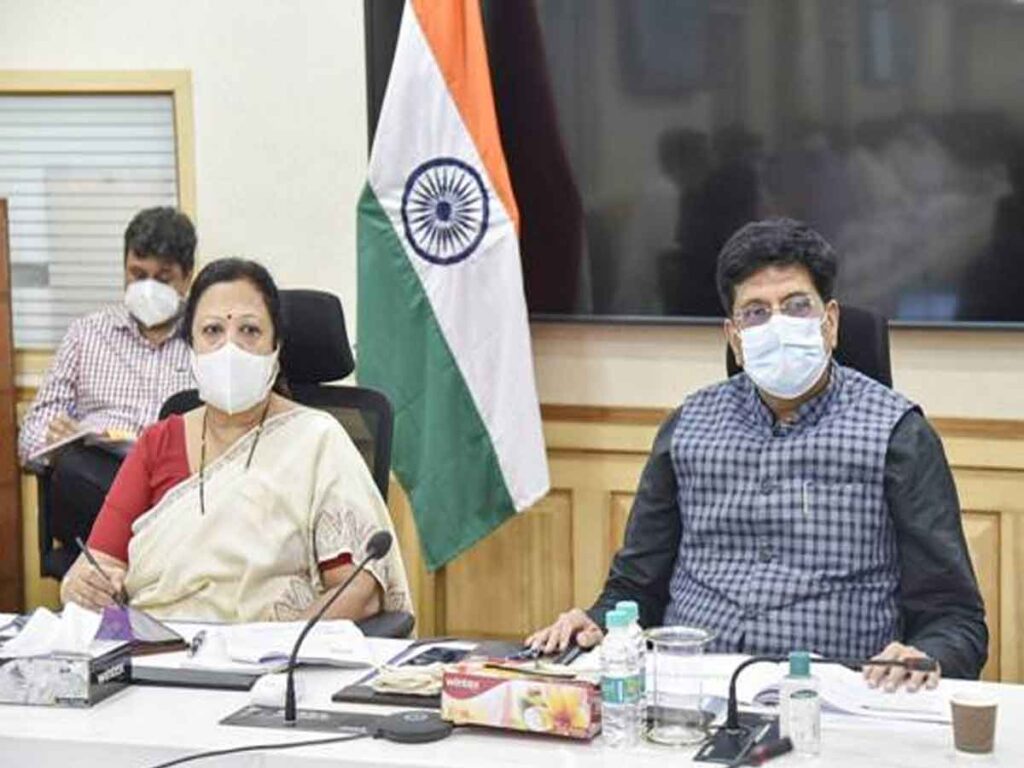  Piyush Goyal holds review meeting on textiles sector  