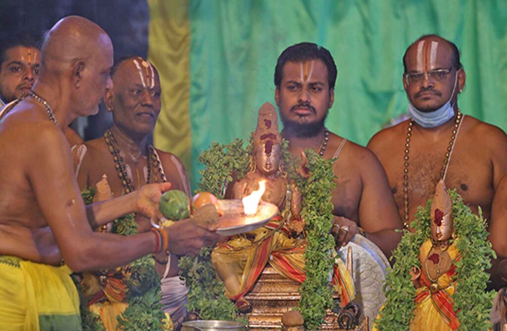 KAVACHA PRATISTA AT SRI GT