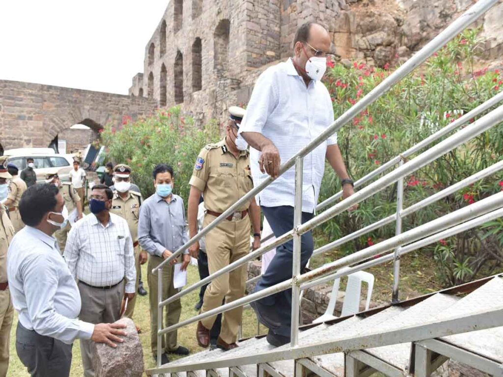  C.S. Somesh Kumar visited Golkonda Fort today and inspected arrangements being made for 15th August Independence Day Celebrations..