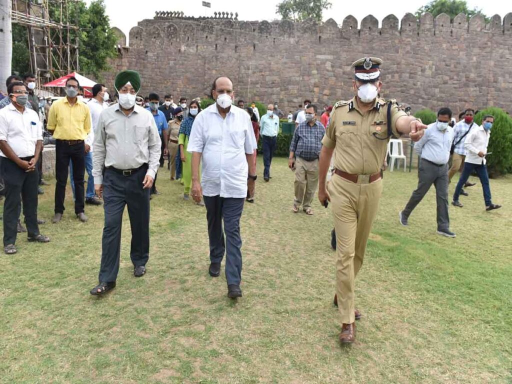 C.S. Somesh Kumar visited Golkonda Fort today and inspected arrangements being made for 15th August Independence Day Celebrations..