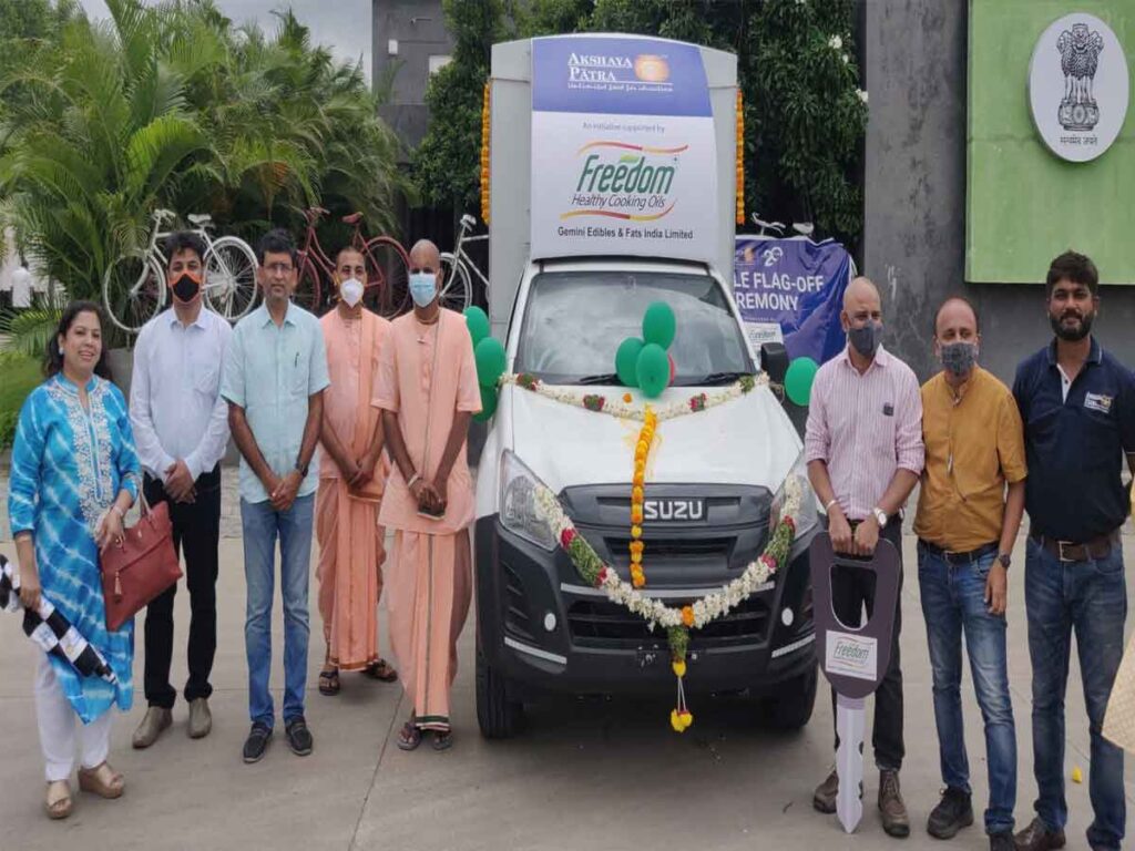 Freedom Cooking Oils partners with Akshaya Patra Foundation, to provide 3 Food Delivery Vehicles in TS 