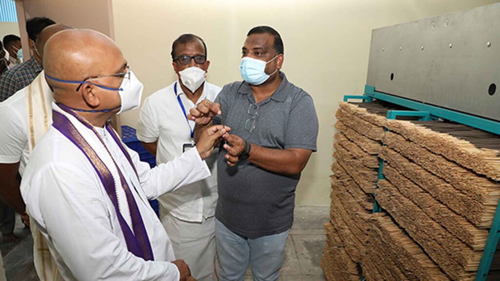 EO INSPECTS AGARBATTI UNIT AT TIRUPATI GOSHALA