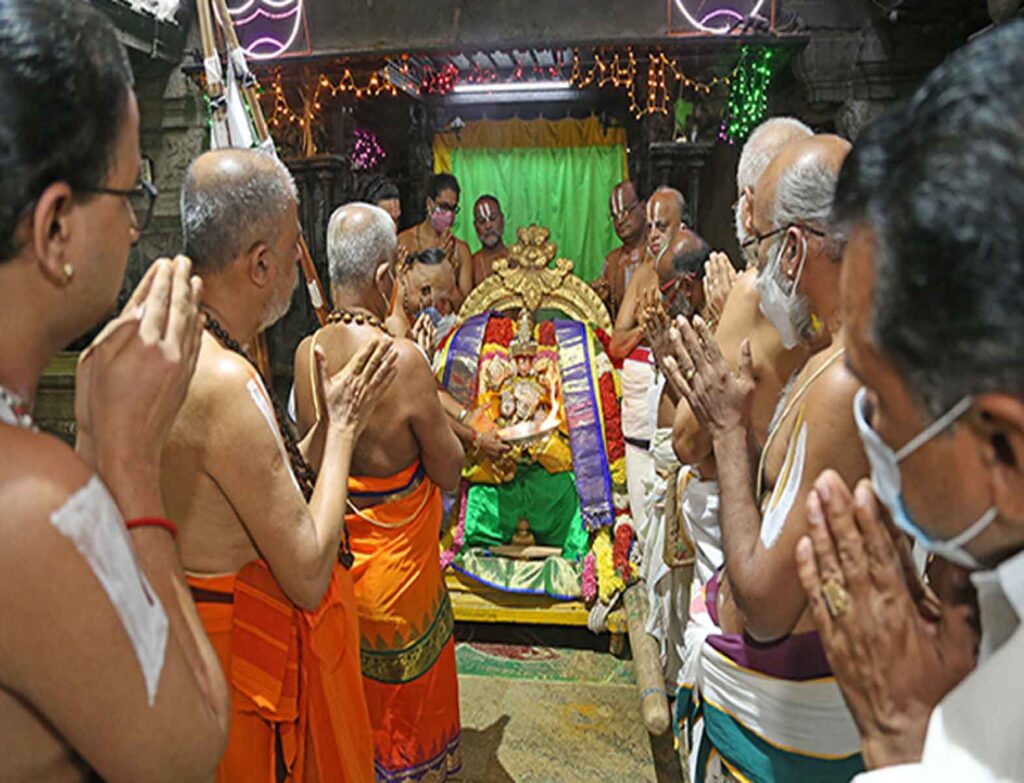 Sattumora of Sri Andal Ammavari in the temple of Sri Govindarajaswamy