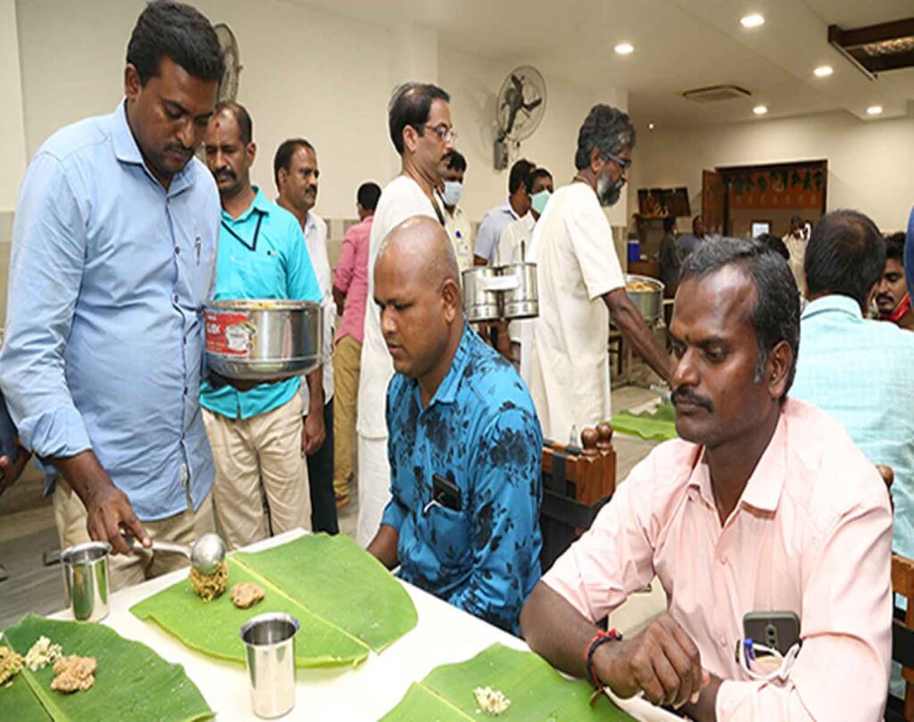 ANNAPRASADAM TO DEVOTEES ON THE LINES OF GOVINDUNIKI GO ADHARITA NAIVEDYAM