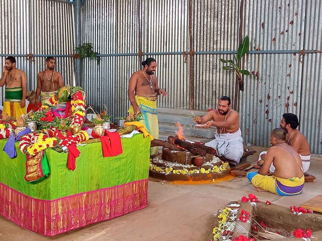 PAVITROTSAVAMS COMMENCES AT VONTIMITTA