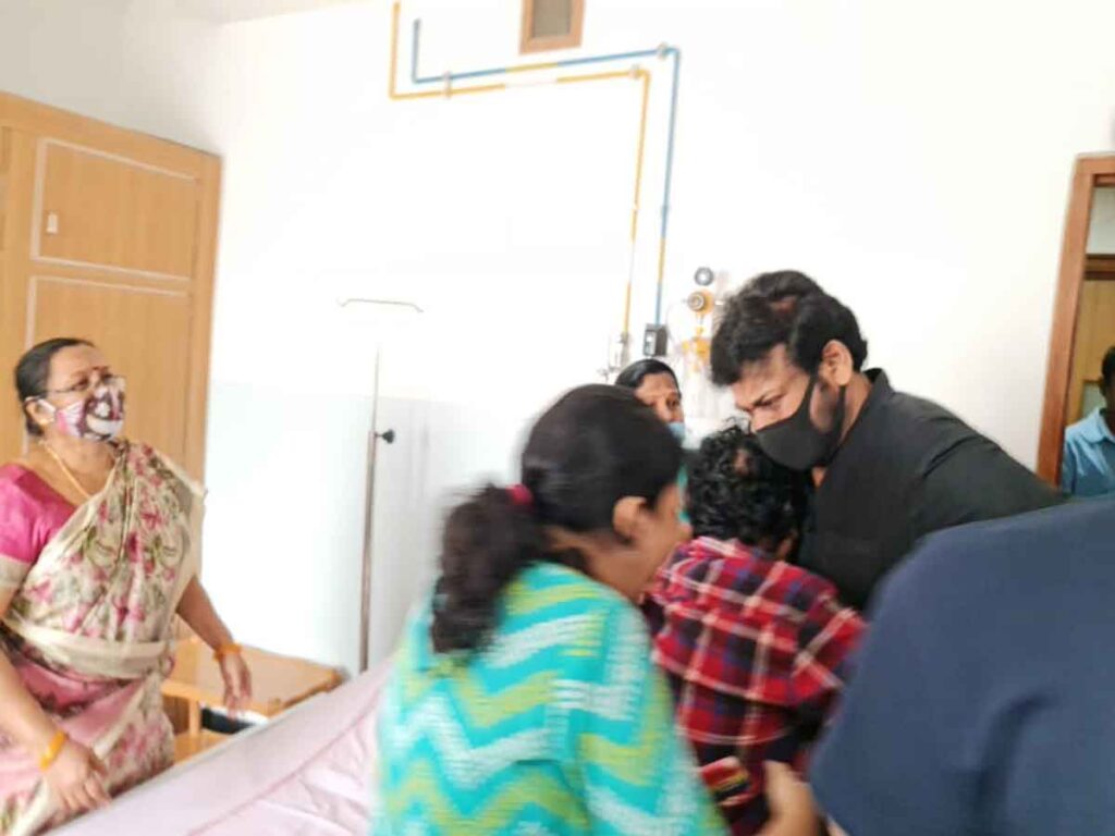 actor-uttej-wife-padma-passed-away