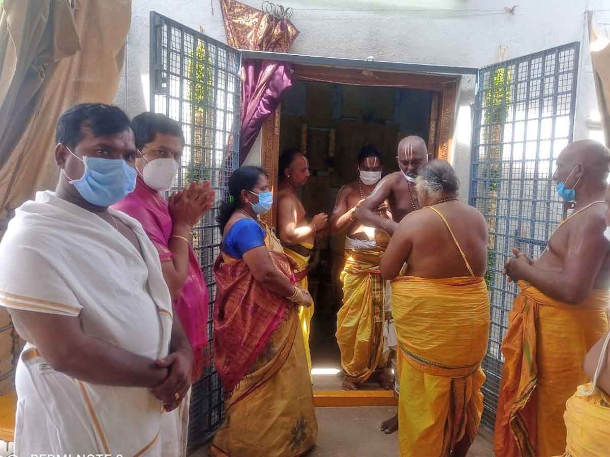 MAHASAMPROKSHANA BEGINS AT KARVETINAGARAM TEMPLE