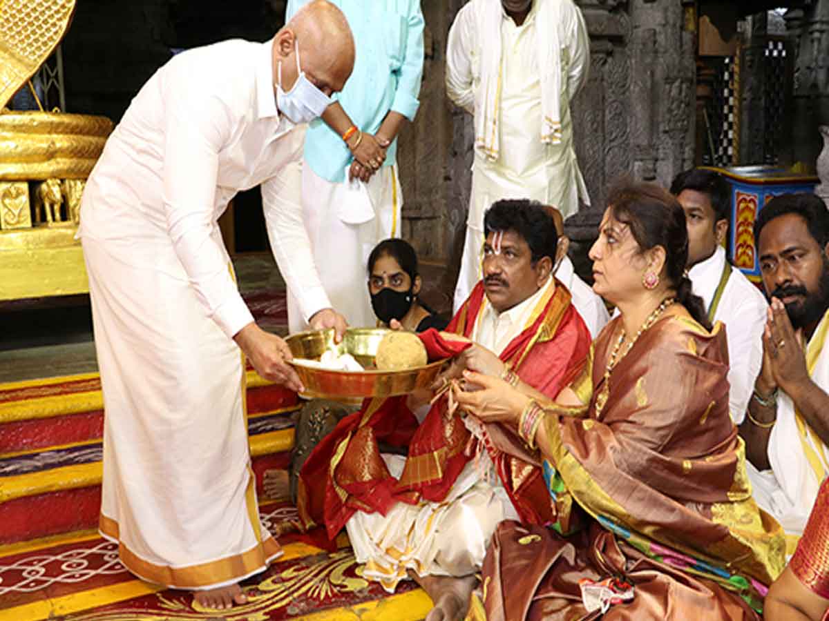 TTD BOARD MEMBER TAKES OATH..
