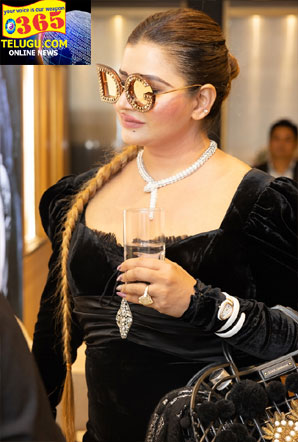 fashion-icon,-Sudha-Reddy3